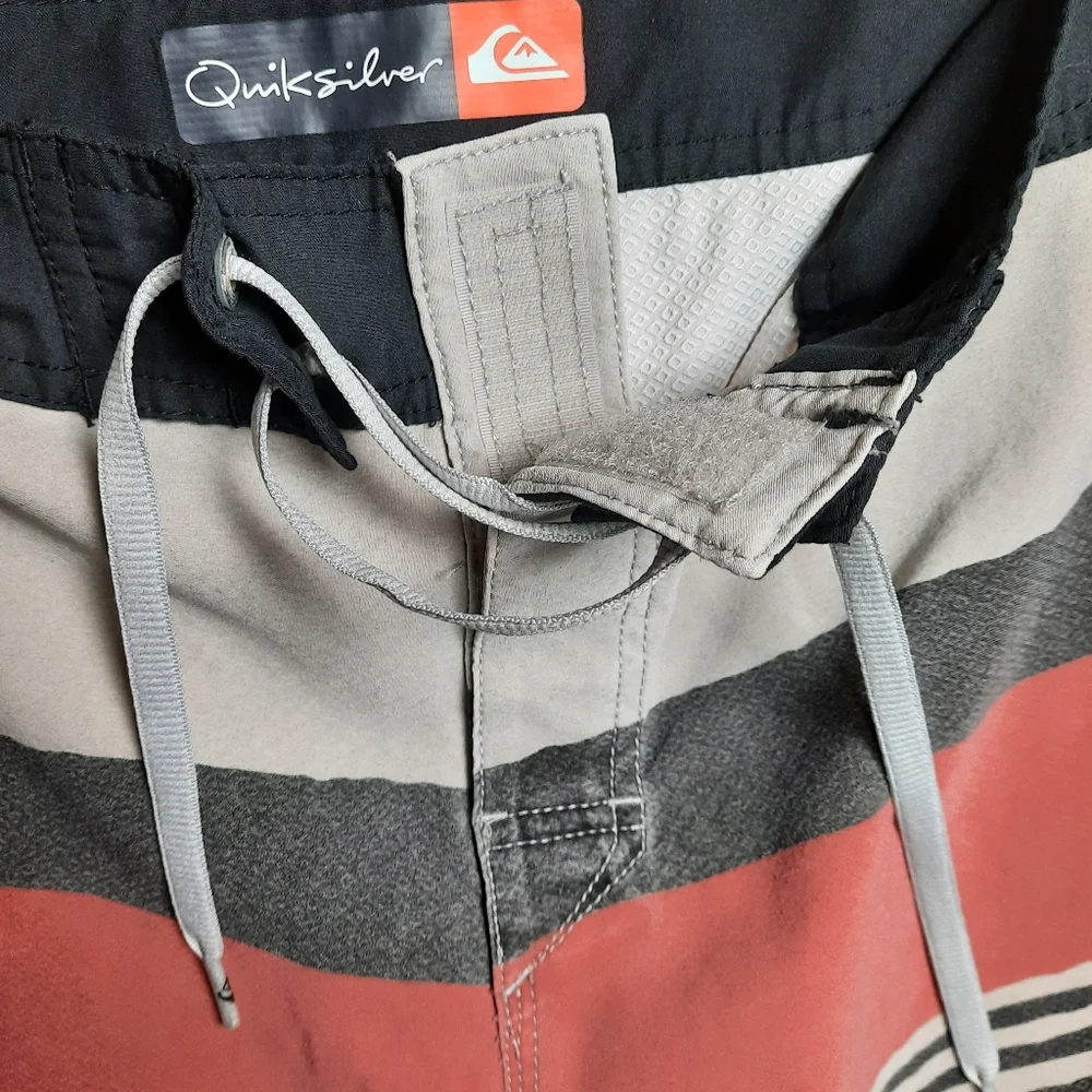 Quiksilver Packable Stripe Board Shorts SZ 34